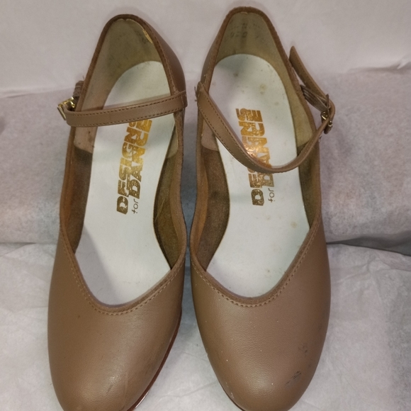 Designs for Dance Shoes Beige Tap Dancing Mary Jane Heels Size 3.5M - Picture 2 of 8